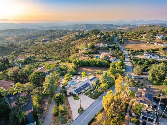 1960 Elevado Road, Vista, CA 92084