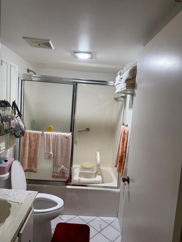 130 Lake Meryl Drive 126, West Palm Beach, FL 33411