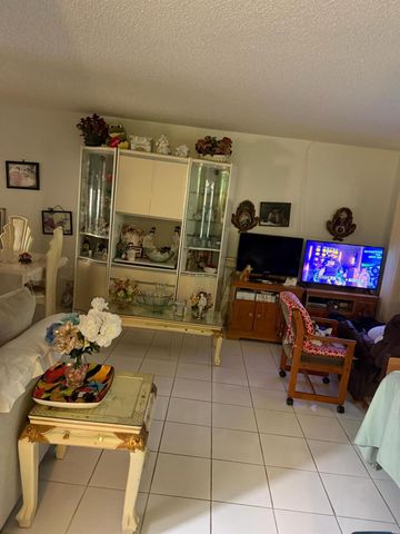 130 Lake Meryl Drive 126, West Palm Beach, FL 33411
