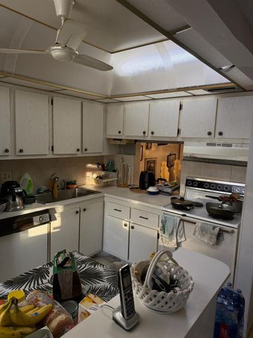 130 Lake Meryl Drive 126, West Palm Beach, FL 33411