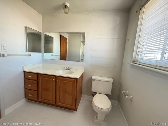 25968 Jeanette, Roseville, MI 48066