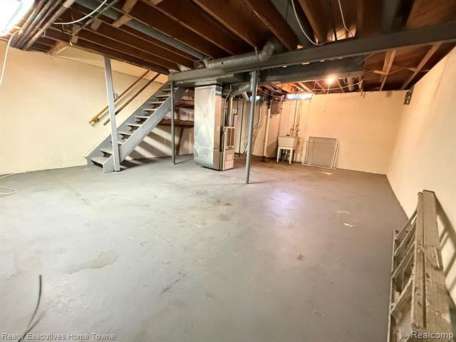 25968 Jeanette, Roseville, MI 48066