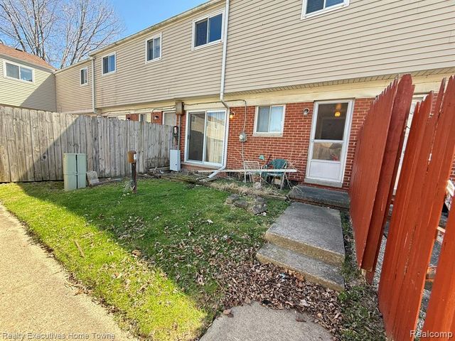 25968 Jeanette, Roseville, MI 48066