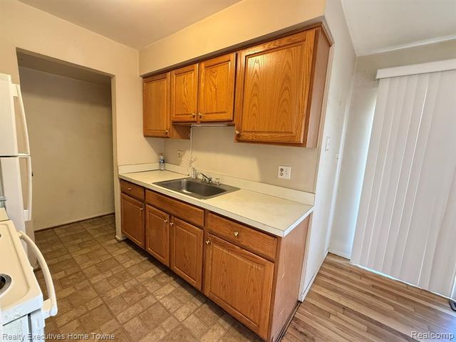 25968 Jeanette, Roseville, MI 48066