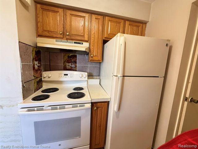 25968 Jeanette, Roseville, MI 48066