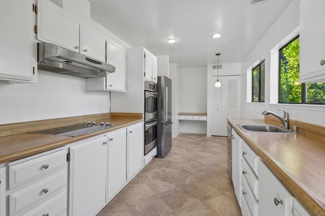 1322 Woodside Road, Redwood City, CA 94061