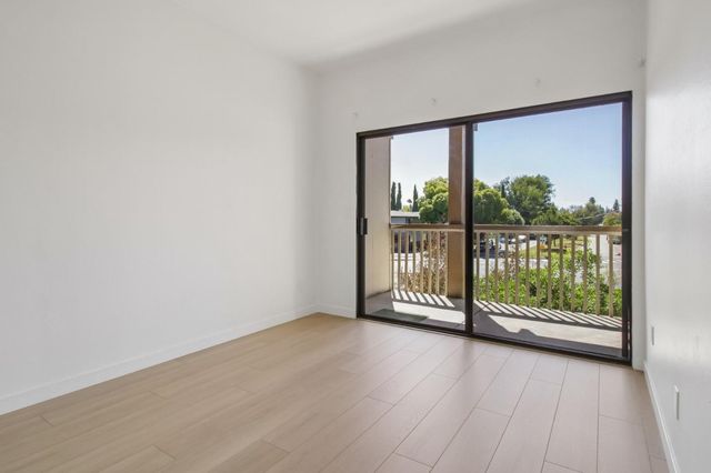1322 Woodside Road, Redwood City, CA 94061