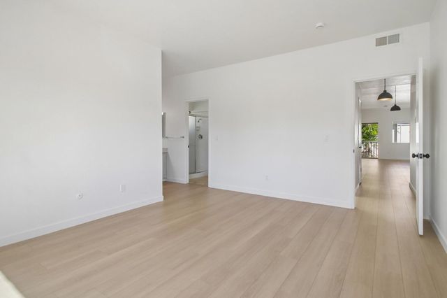 1322 Woodside Road, Redwood City, CA 94061