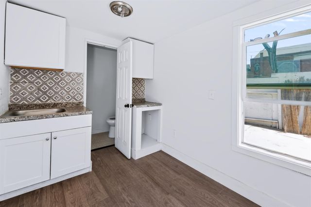 236 E Street, Fresno, CA 93706