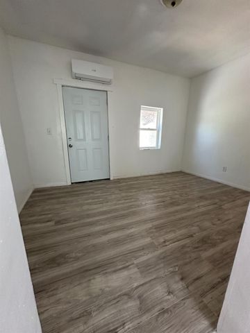 236 E Street, Fresno, CA 93706