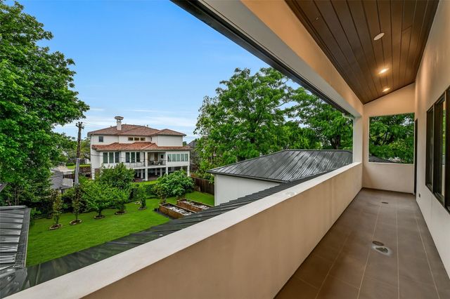 5015 S Braeswood Boulevard, Houston, TX 77096