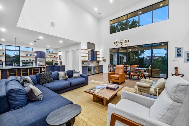 5015 S Braeswood Boulevard, Houston, TX 77096