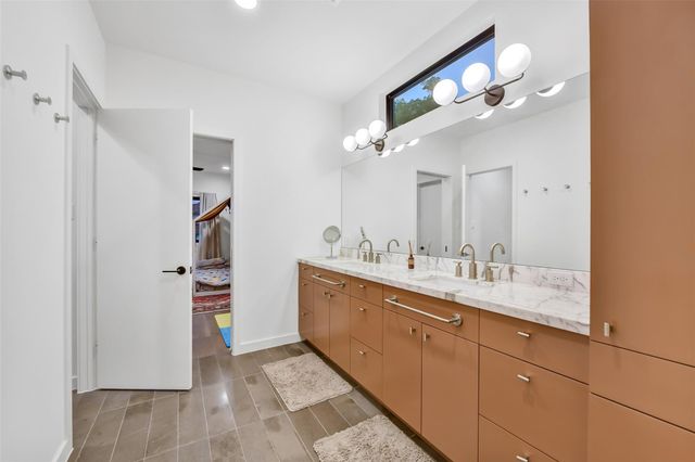 5015 S Braeswood Boulevard, Houston, TX 77096