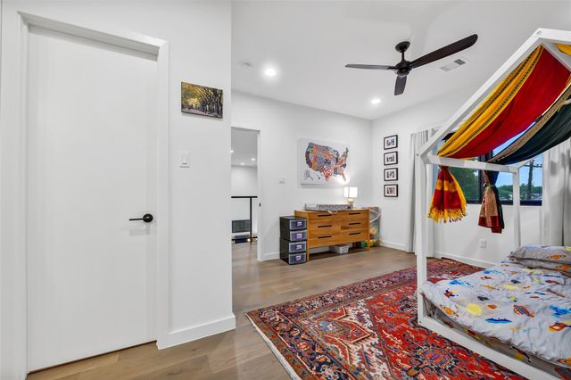 5015 S Braeswood Boulevard, Houston, TX 77096