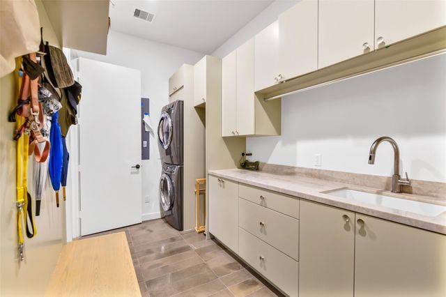 5015 S Braeswood Boulevard, Houston, TX 77096