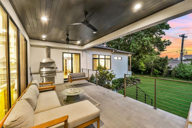 5015 S Braeswood Boulevard, Houston, TX 77096