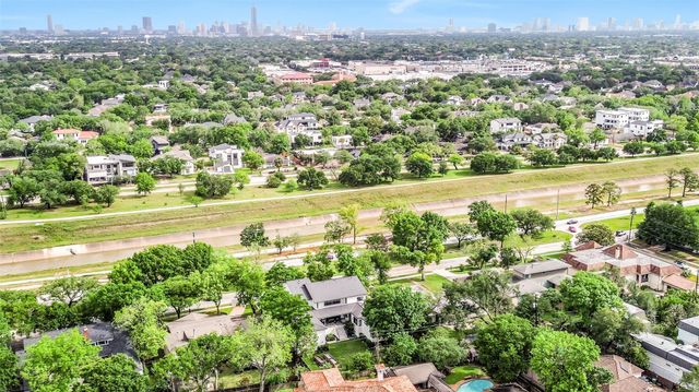 5015 S Braeswood Boulevard, Houston, TX 77096