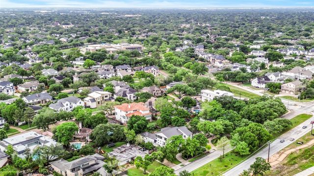 5015 S Braeswood Boulevard, Houston, TX 77096