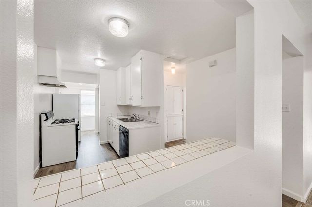 926 928 Newport, Long Beach, CA 90804