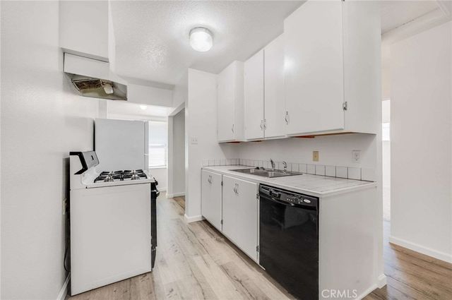 926 928 Newport, Long Beach, CA 90804