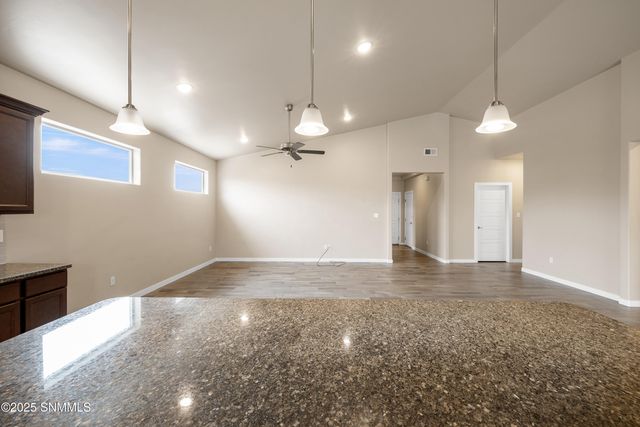 2997 St Charles Avenue, Las Cruces, NM 88012