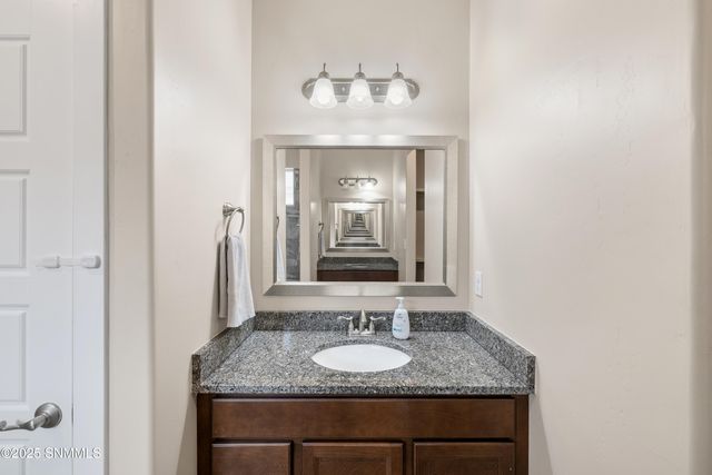 2997 St Charles Avenue, Las Cruces, NM 88012