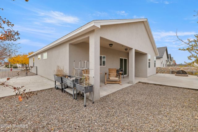 2997 St Charles Avenue, Las Cruces, NM 88012