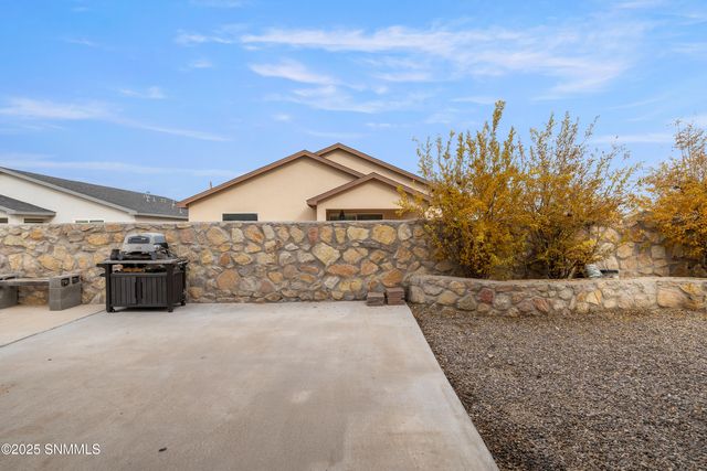 2997 St Charles Avenue, Las Cruces, NM 88012