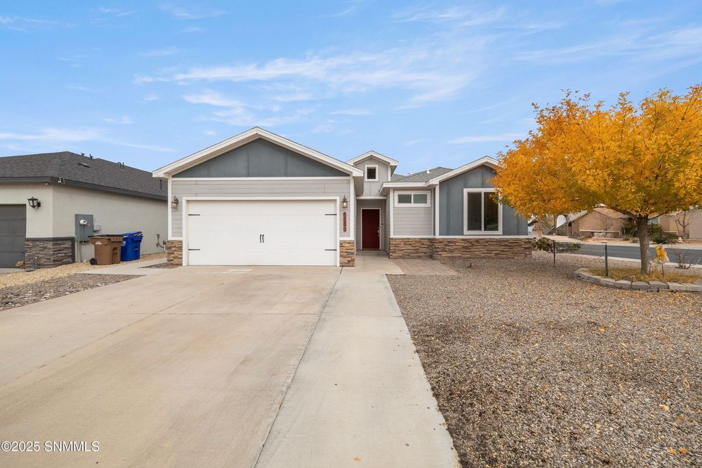 2997 St Charles Avenue, Las Cruces, NM 88012