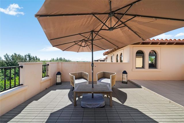 6232 Paradise Point Dr, Palmetto Bay, FL 33157