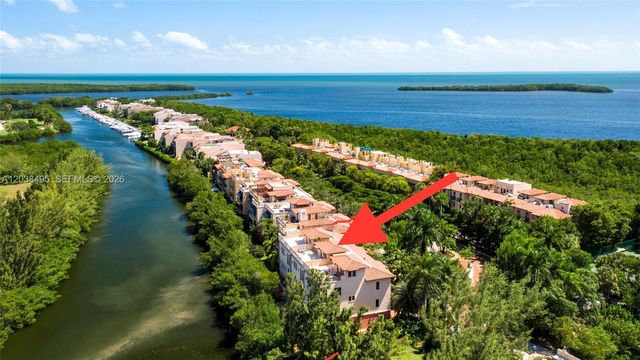 6232 Paradise Point Dr, Palmetto Bay, FL 33157