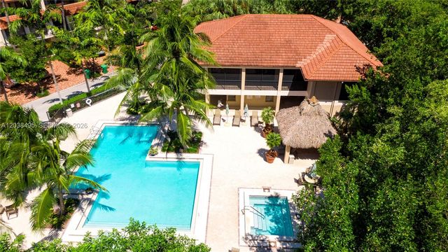 6232 Paradise Point Dr, Palmetto Bay, FL 33157