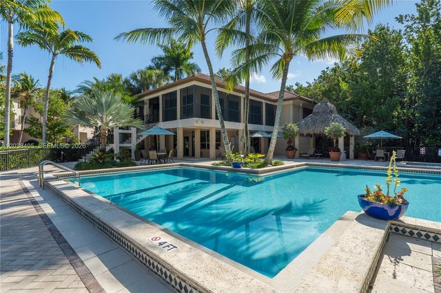 6232 Paradise Point Dr, Palmetto Bay, FL 33157