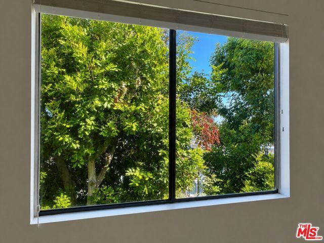 6323 Reseda Boulevard 44, Tarzana (los Angeles), CA 91335
