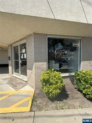24 Elm, Montclair, NJ 07042