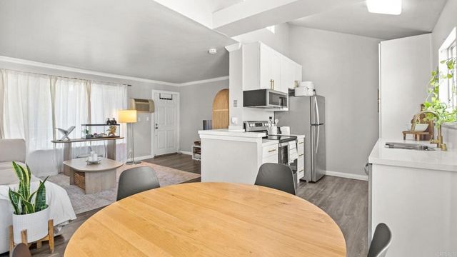 732 E Lexington Avenue 11, El Cajon, CA 92020