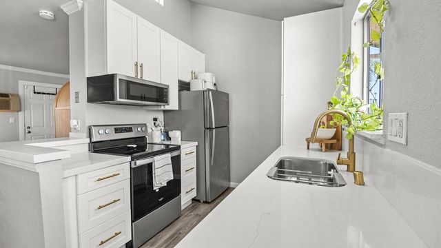 732 E Lexington Avenue 11, El Cajon, CA 92020
