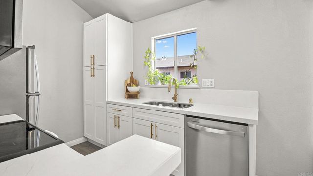 732 E Lexington Avenue 11, El Cajon, CA 92020