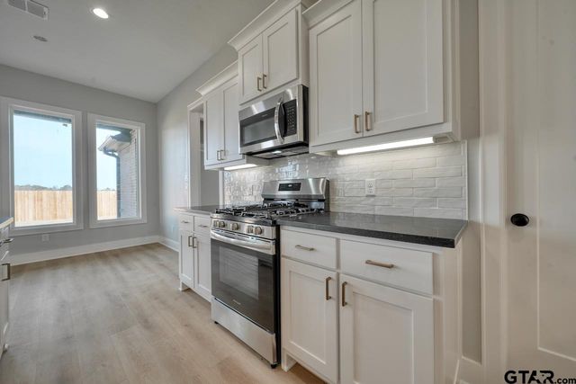 636 Prince Ln, Tyler, TX 75704