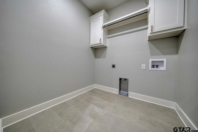 636 Prince Ln, Tyler, TX 75704