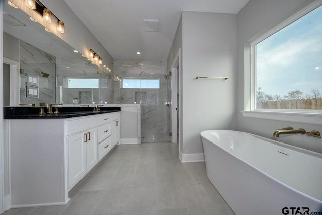 636 Prince Ln, Tyler, TX 75704