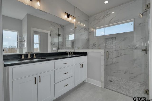 636 Prince Ln, Tyler, TX 75704