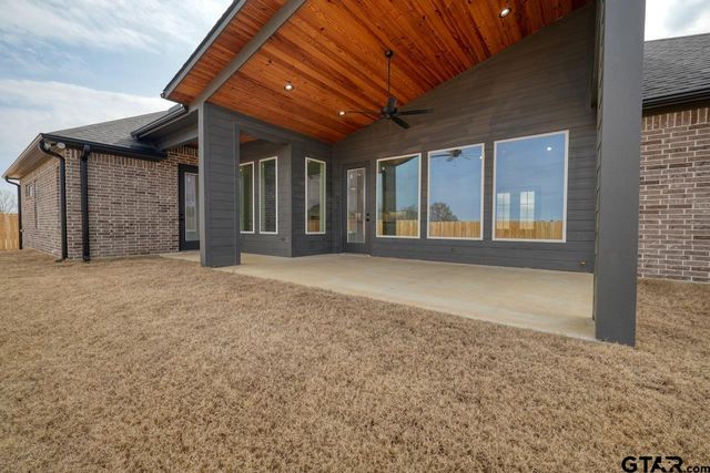 636 Prince Ln, Tyler, TX 75704