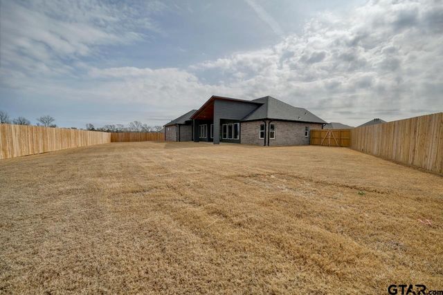 636 Prince Ln, Tyler, TX 75704