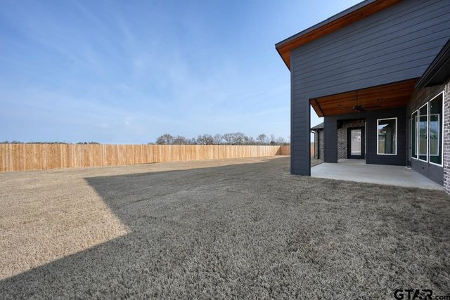 636 Prince Ln, Tyler, TX 75704