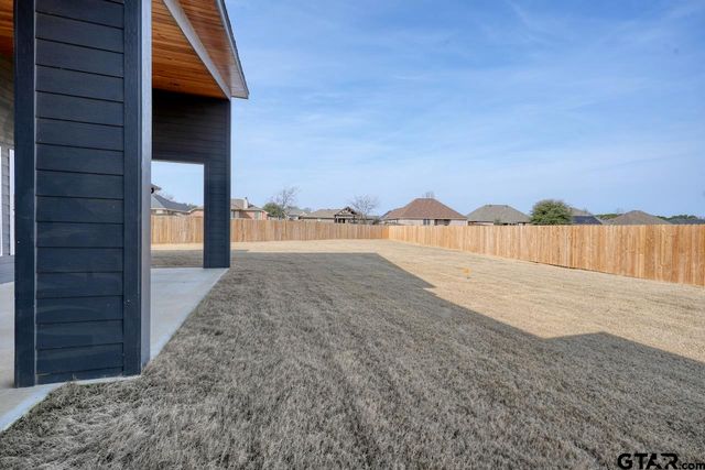 636 Prince Ln, Tyler, TX 75704