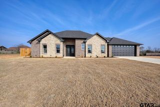 636 Prince Ln, Tyler, TX 75704