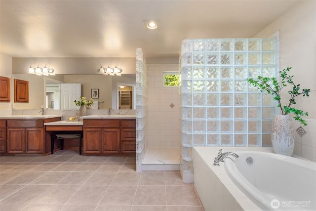 20514 NE 23th Court, Sammamish, WA 98074