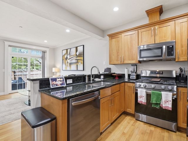 894 Main St 8, Wakefield, MA 01880