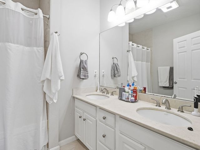 894 Main St 8, Wakefield, MA 01880